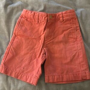 Boys vineyard vines red shorts sz 5